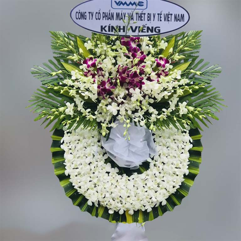 Kệ hoa kính viếng đám tang tại shop hoa tươi Bắc Giang