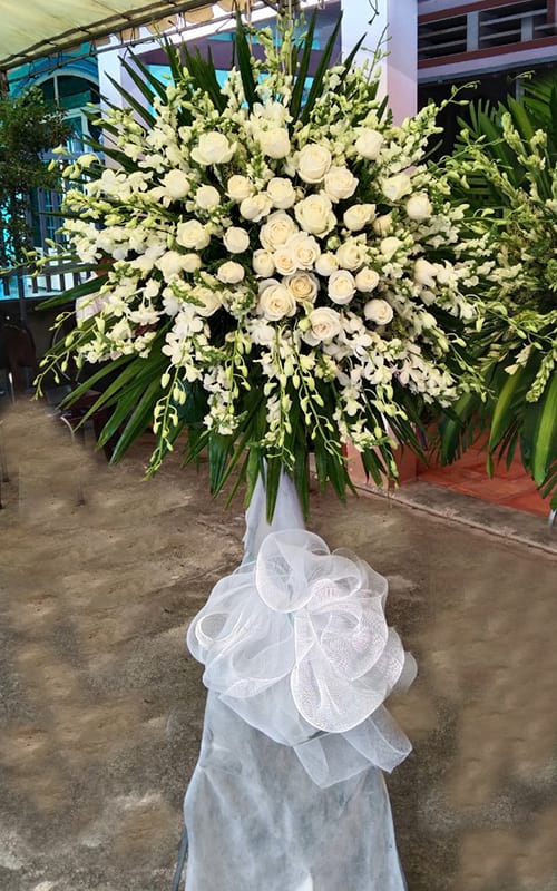 Vòng hoa tang lễ tại shop hoa tươi Lạng Giang