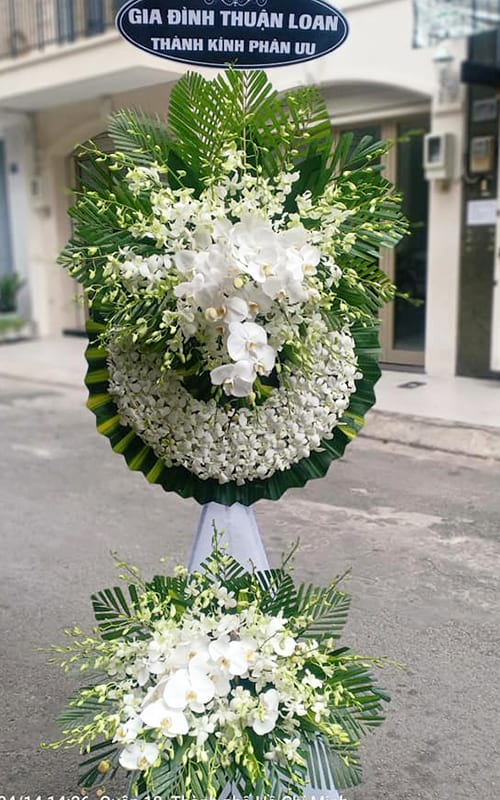 Vòng hoa tang lễ tại shop hoa tươi Sơn Động