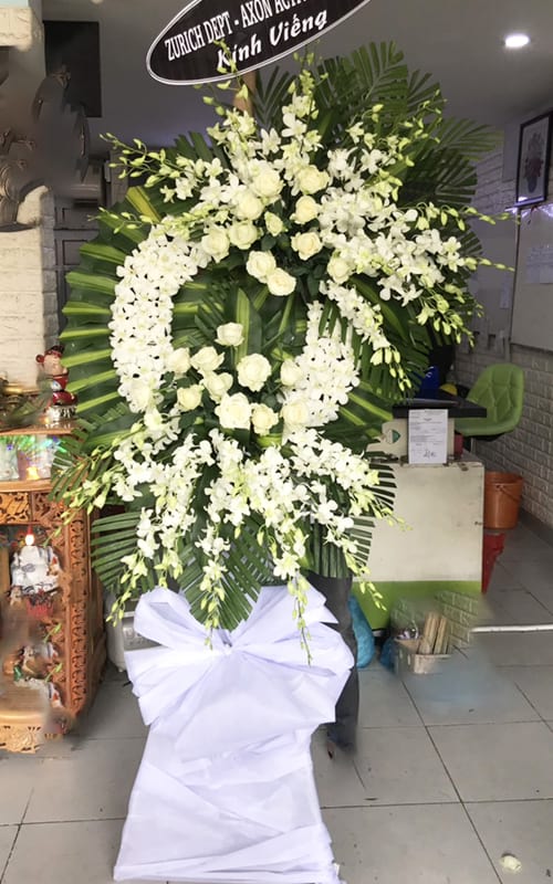 Vòng hoa tang lễ tại shop hoa tươi Thuận Thành