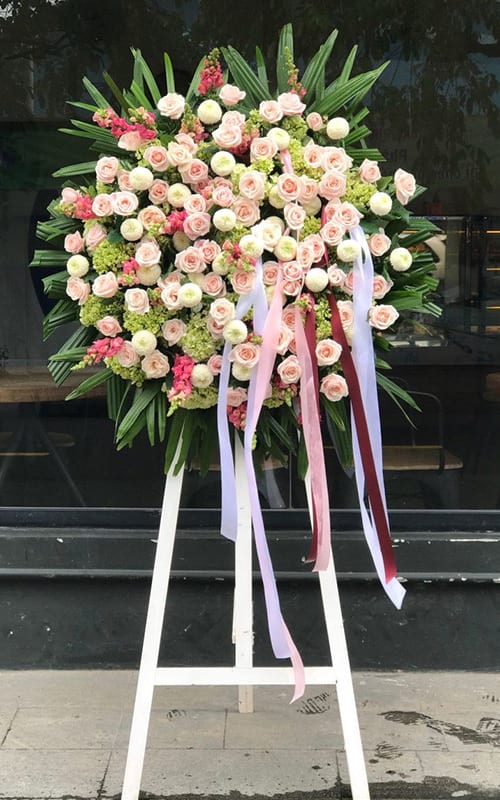 Kệ hoa khai trương tại shop hoa tươi Yên Phong