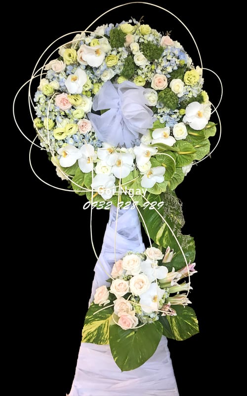 Hoa tang lễ tại shop hoa tươi Lộc Ninh