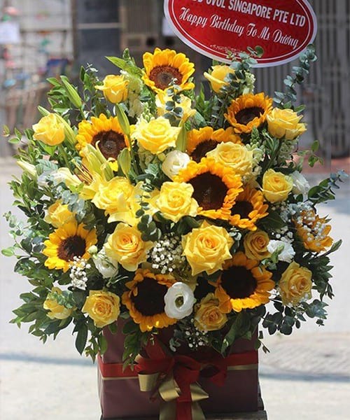 Hoa sinh nhật vàng tại shop hoa tươi Phong Điền