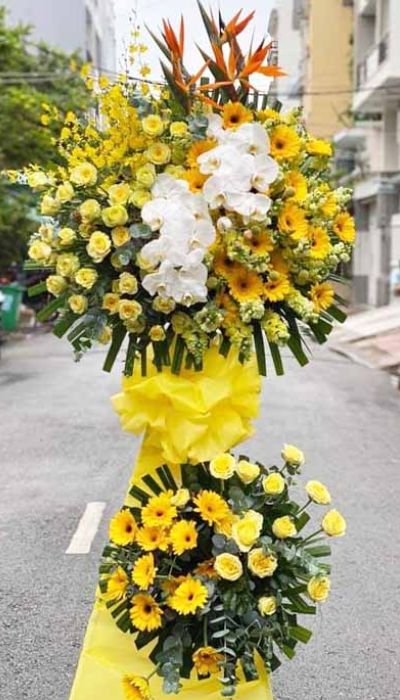 Kệ hoa khai trương tại shop hoa tươi Cao Bằng