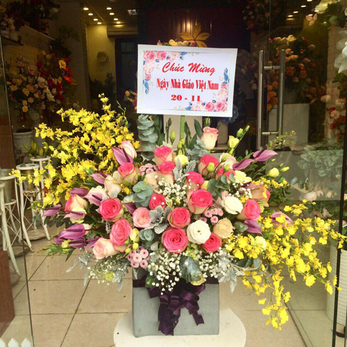 Lẵng hoa đẹp tại shop hoa tươi Thạch An