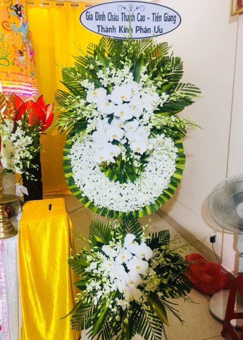 Vòng hoa tang lễ tại shop hoa tươi Cao Bằng
