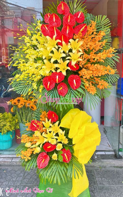 Kệ hoa khai trương tại shop hoa tươi Đồng Tháp