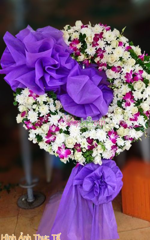Vòng hoa tang lễ tại shop hoa tươi Hà Nam
