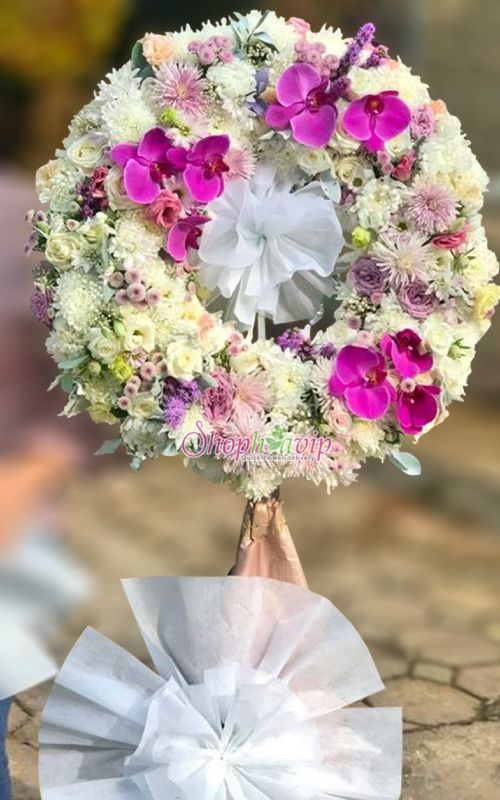 Vòng hoa tang lễ tại shop hoa tươi Hà Tĩnh