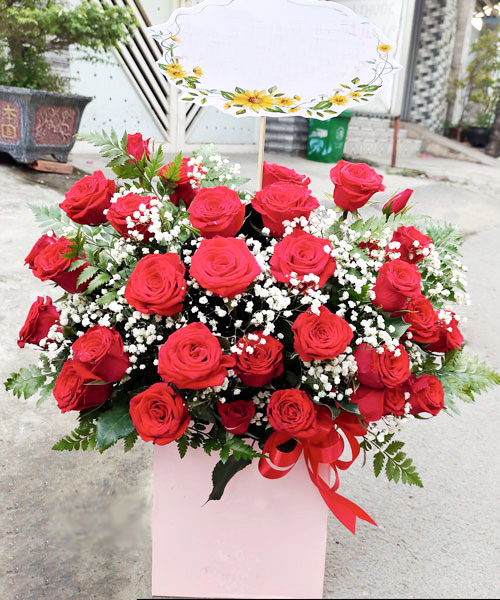 Lẵng hoa sinh nhật tại tiệm hoa tươi Yên Thủy