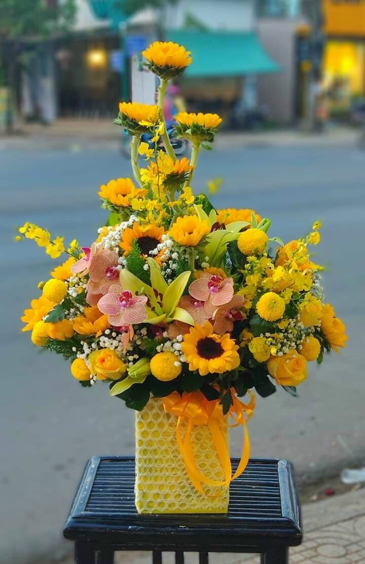 Lãng hoa đẹp chúc mừng tại shop hoa Hưng Yên