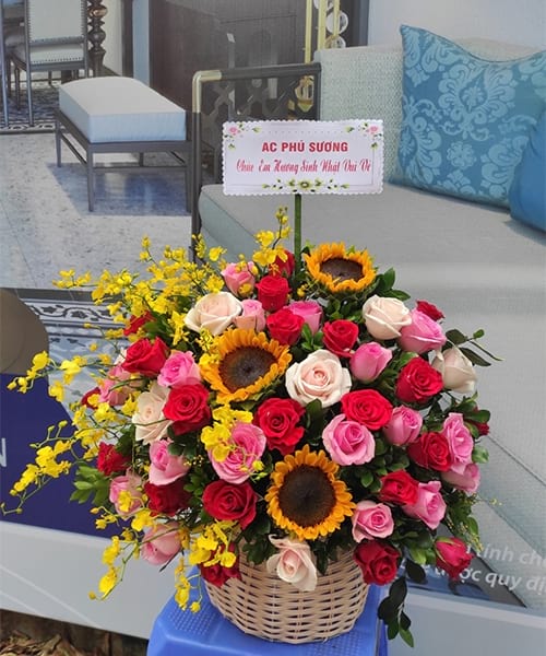 Lẵng hoa đẹp chúc mừng tại shop hoa tươi An Biên