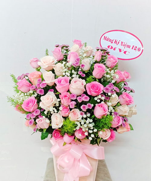 Giỏ hoa chúc mừng tại shop hoa tươi Hà Tiên