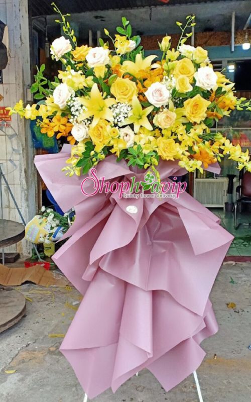 Kệ hoa chúc mừng khai trương tại shop hoa tươi Kon Tum