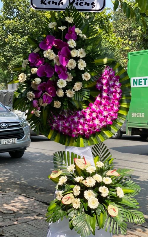 Hoa tang lễ tại shop hoa Lộc Bình