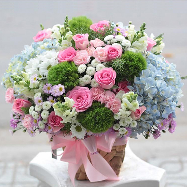Giỏ hoa đẹp chúc mừng khai trương tại shop hoa tươi Lào Cai