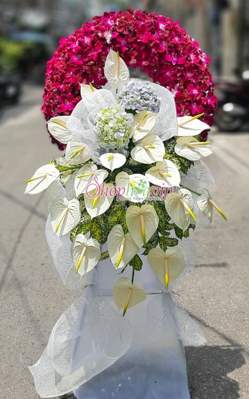 Vòng hoa tang lễ tại shop hoa tươi Lào Cai