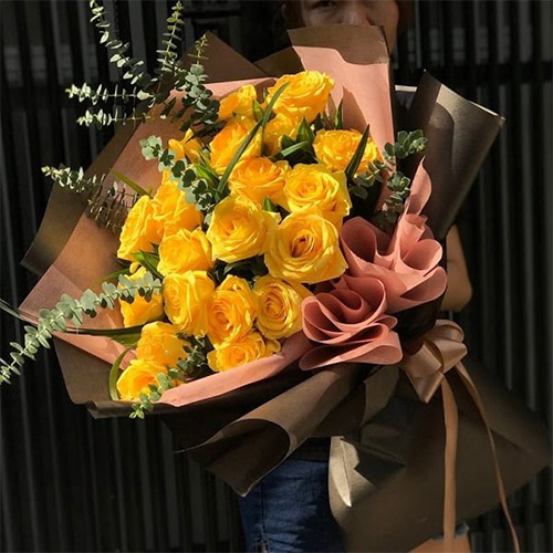 Bó hoa hồng vàng đẹp tại shop hoa tươi Long Xuyên