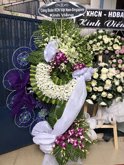 Hoa tang lễ tại shop hoa tươi Anh Sơn