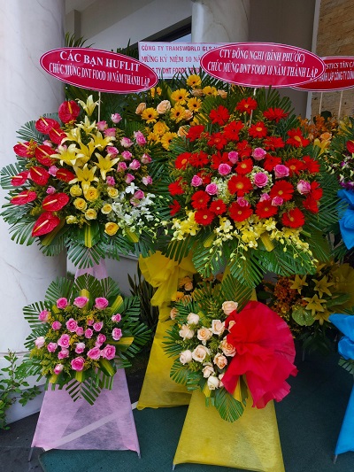 Hoa khai trương tại shop hoa tươi Con Cuông