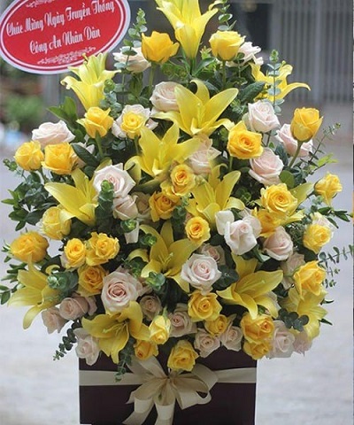 Giỏ hoa chúc mừng đẹp tại shop hoa tươi Nam Đàn