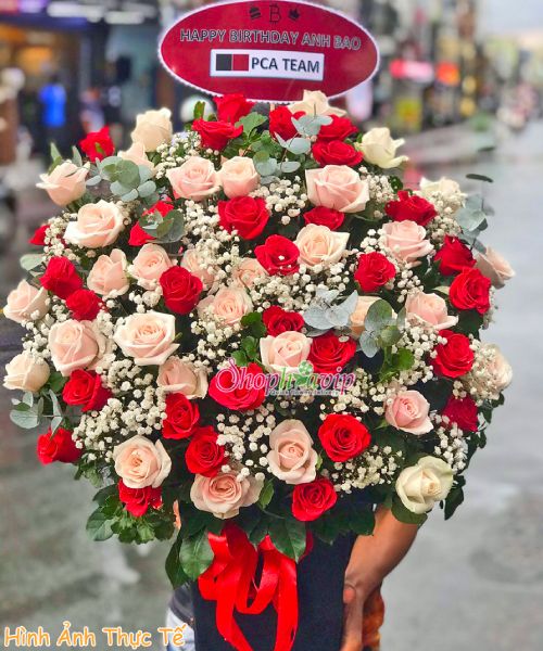 Giỏ hoa chúc mừng tại shop hoa tươi Nhơn Trạch