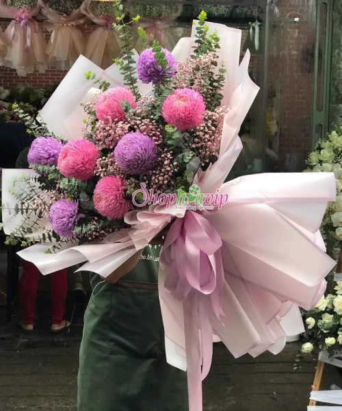 Bó hoa tươi đẹp tại cửa hàng hoa tươi Ninh Bình