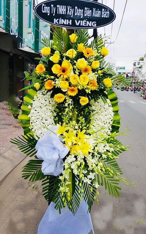 Vòng hoa tang tại shop hoa tươi Yên Mô