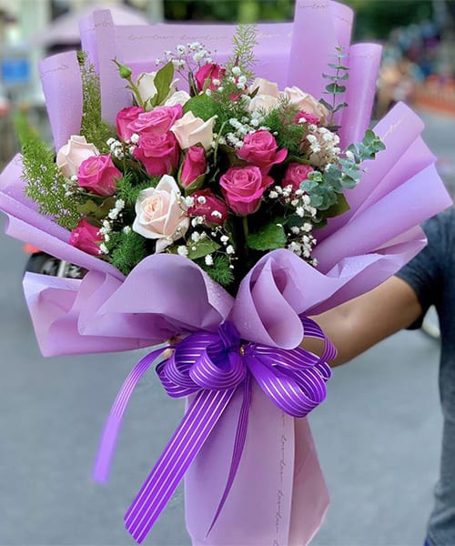 Bó hoa hồng tím tại shop hoa tươi Hạ Hòa Đoan Hùng