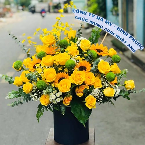 Giỏ hoa chúc mừng sinh nhật tại shop hoa tươi Tân Sơn