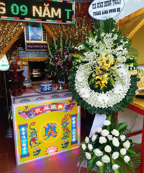 Hoa tang lễ tại shop hoa tươi Quảng Bình