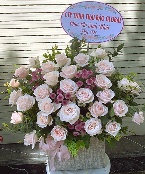 Giỏ hoa sinh nhật tại shop hoa tươi Minh Hóa