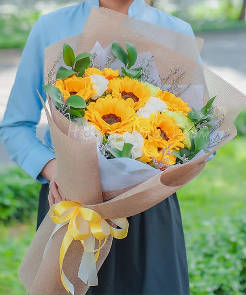 Bó hoa hướng dương tại shop hoa tươi Châu Thành