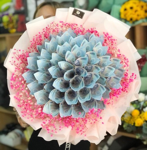 Bó hoa tiền tại shop hoa tươi Tân Châu