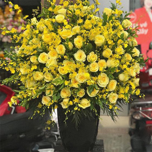 Giỏ hoa mừng khai trương tại cửa hàng hoa Phổ Yên