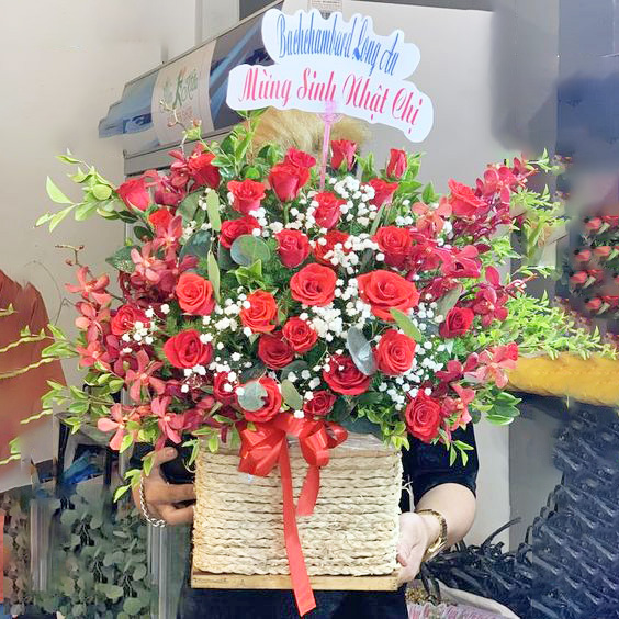 Giỏ hoa chúc mừng sinh nhật tại tiệm hoa Bỉm Sơn