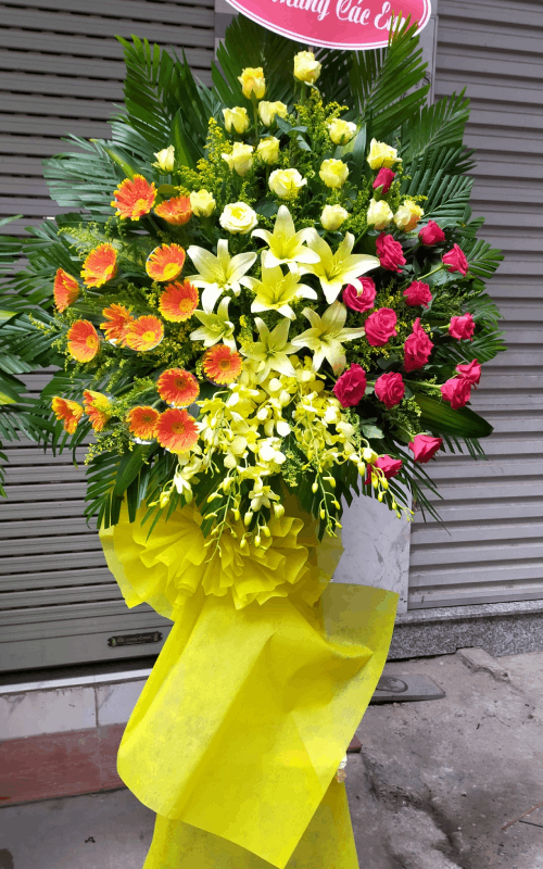 Kệ hoa khai trương tại cửa hàng hoa tươi Bỉm Sơn