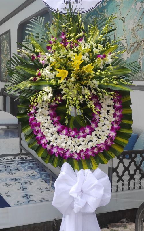 Hoa tang lễ tại cửa hàng hoa tươi Duyên Hải