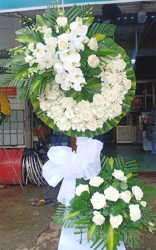 Hoa tang lễ tại shop hoa tươi Bình Minh