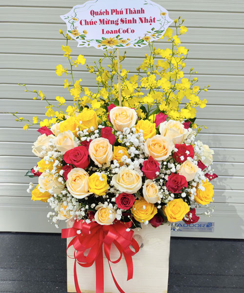 Giỏ hoa sinh nhật tại shop hoa tươi Phú Mỹ