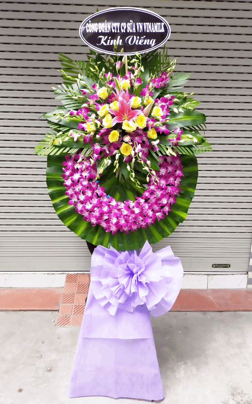 Hoa gần nhà tang lễ chùa Vĩnh Nghiêm Quận 3