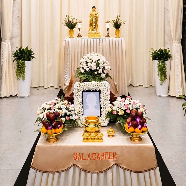 Trang trí bàn thờ đám tang theo Phật Giáo